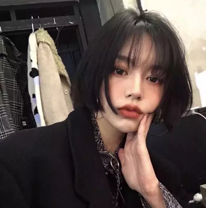 驼背人与舞女
