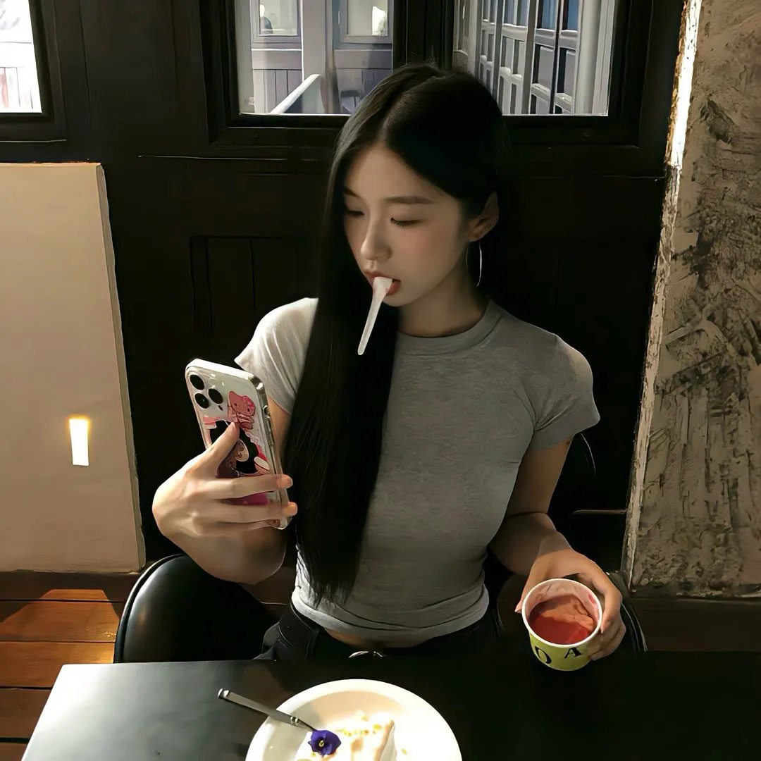 早餐时女歌迷快闪